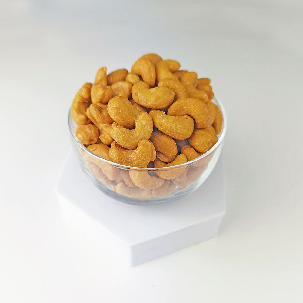 tong garden salted cashew nuts