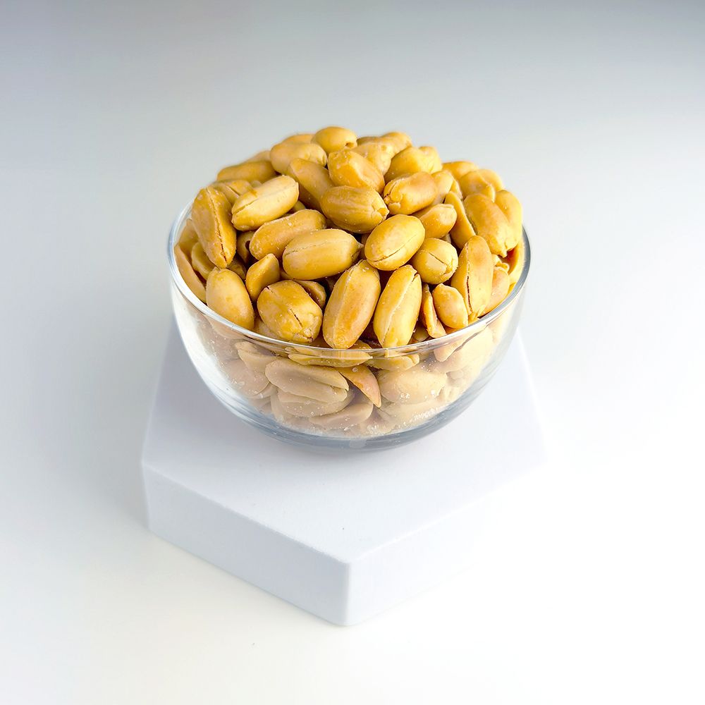 A bowl of Tong Garden healthy salted peanuts from the best nuts supplier in Malaysia
